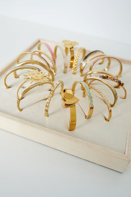 Bracelets display wood