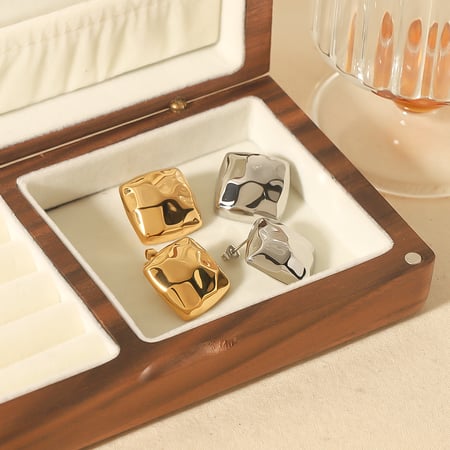 1 Paar schlichte, klassische geometrische Ohrringe aus quadratischem Polyeder aus 18 Karat vergoldetem Edelstahl für Damenschmuck zum täglichen Tragen 2