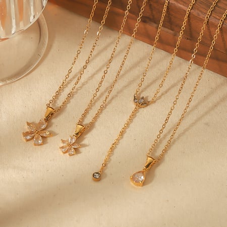 1 piece of exquisite and fashionable  gold-plated stainless steel geometric dot diamond flower pendant necklace for women's jewelry for daily wear