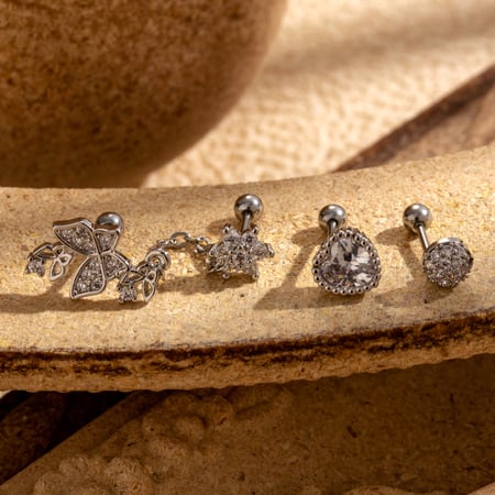 1 Piece Simple Series Classic Heart Titanium Steel No Plating Material Zircon Women Stud Earrings