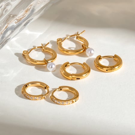 1 Paar elegante ringförmige Ohrringe aus Edelstahl der Classic-Serie, 18 Karat vergoldet, mit Strasssteinen, für Damen 2