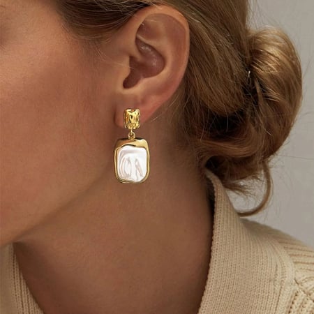1 par de lujosos pendientes colgantes de acero inoxidable chapados en oro con diseño retro francés para mujer 2