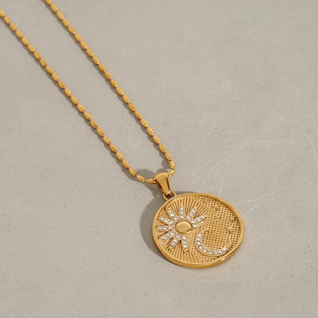 1 Piece Romantic Series Stylish Sun & Moon Pattern Stainless Steel Gold Color Women's Pendant Necklaces 2
