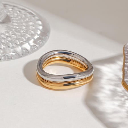 1 stuk eenvoudige serie  style line roestvrij staal goudkleurige dames enkele ringen 2