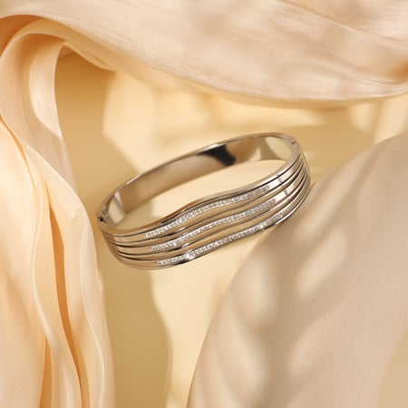 1 Piece Radiant Series Classic Sleek Strip Stainless Steel Gold Color Women's Bangles