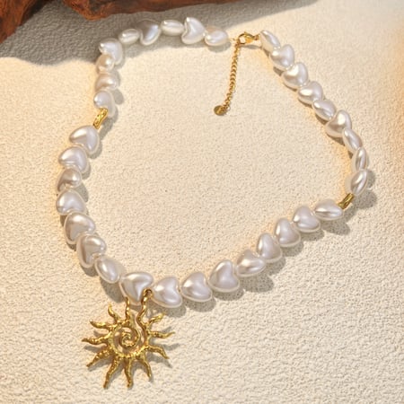 1 Piece Retro Style Sun Shape Stainless Steel Gold Color Women's Pendant Necklaces 2