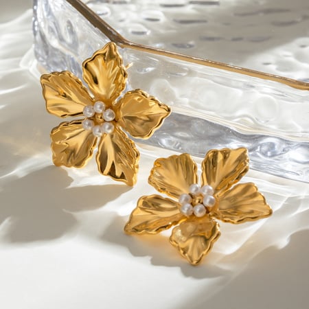 1 paar eenvoudige serie zoete bloemen roestvrij staal  vergulde kunstmatige parel dames oorbellen 2