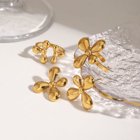 Bagues de déclaration en acier inoxydable couleur or avec fleur 2