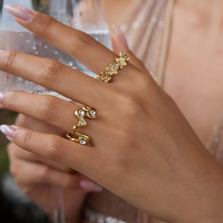  style roestvrijstalen, goudkleurige, minimalistische ringen met zirkonia