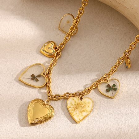 Collares de acero inoxidable para mujer con forma de corazón de estilo retro de lujo 2