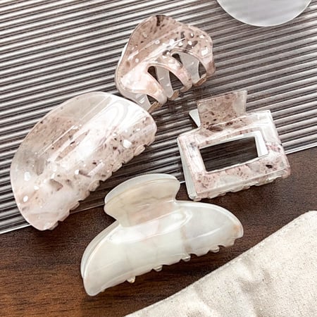 1 Piece Simple Series Casual Solid Color Acrylic Women's Hair Claws 2