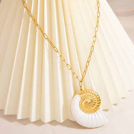1Luxurious Conch  Stainless Steel  Gold Color  Women's Pendant Necklaces