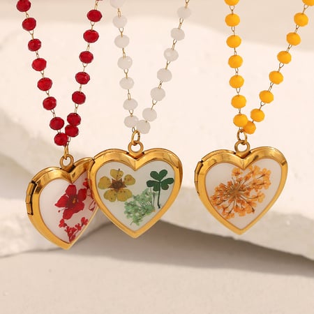 Light Luxury Heart-shaped Stainless Steel  Women‘s Pendant Necklaces 2