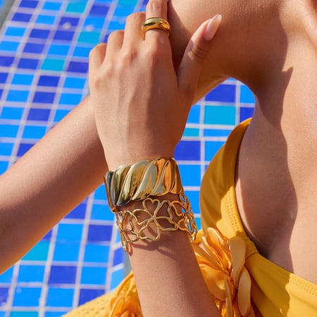 1 Piece Romantic Series Sweet Flower Stainless Steel Gold Color Women's Bangles 2