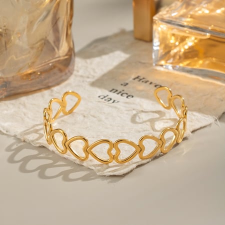 1 Piece Classic Heart Stainless Steel Gold Color Cuff Bracelet 2