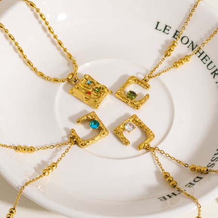 Collana con ciondolo in acciaio inossidabile vintage ed elegante per donna