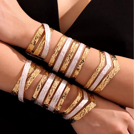 1 Piece Elegant Patchwork Stainless Steel Gold Color Women's Bangles 2