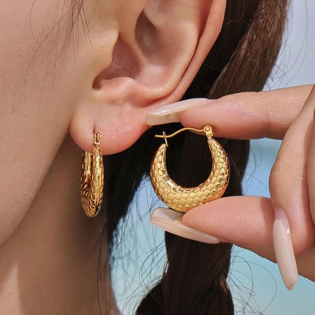 1 Pair Simple Honeycomb Print Stainless Steel Gold Color Women's Hoop Earrings 2