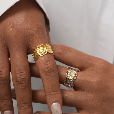 Bague minimaliste simple et élégante en acier inoxydable couleur or avec fleur