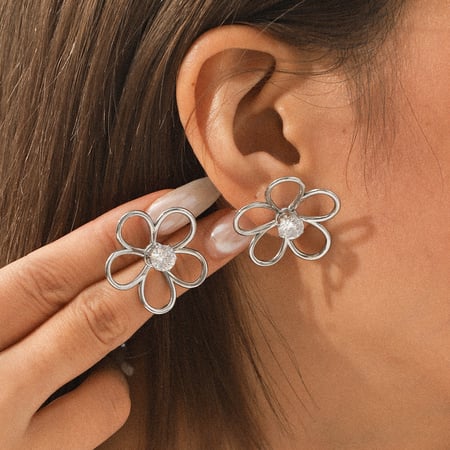 1 Pair Modern Flower Stainless Steel Gold Color Women's Stud Earrings 2