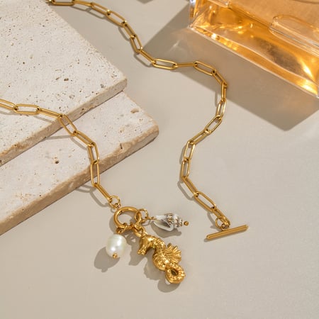 Collana con ciondolo color oro in acciaio inossidabile a forma di cavalluccio marino, 1 pezzo