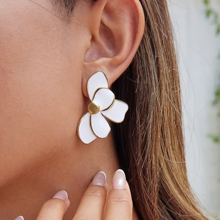 1 paar elegante bloemenoorbellen van roestvrij staal in goudkleur voor dames 2