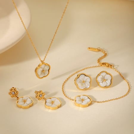 Daily Clover Stainless Steel Gold Color Shell Women's Chain Bracelets