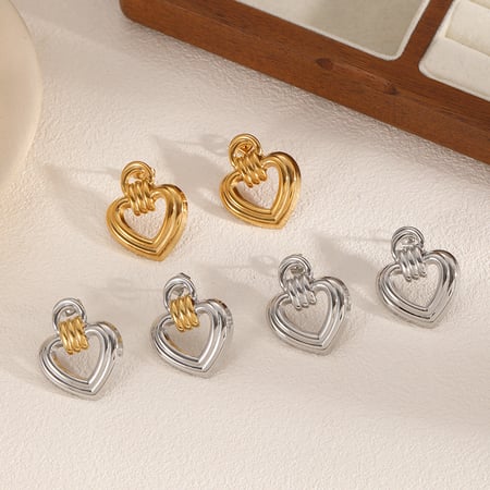 1 paio di orecchini a bottone da donna in acciaio inossidabile color oro con cuore giornaliero