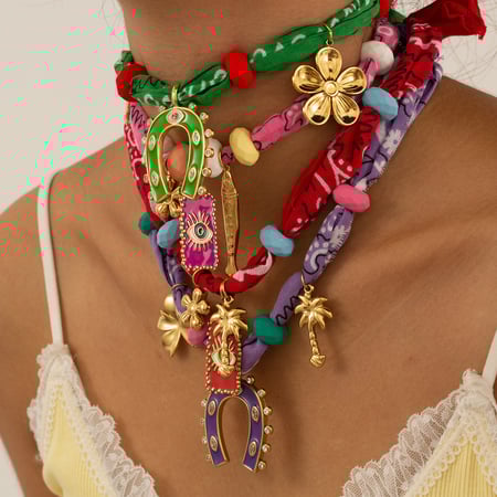 1 Piece Retro Horseshoe-shaped Stainless Steel Gold Color Women's Pendant Necklaces 2