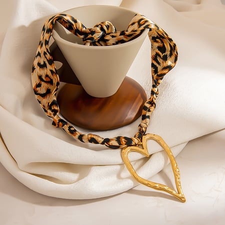 1 stuk Eenvoudige serie Elegante hartvormige zijden dameshangerkettingen 2