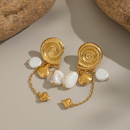 1 par de pendientes colgantes de acero inoxidable en forma de concha de color dorado
