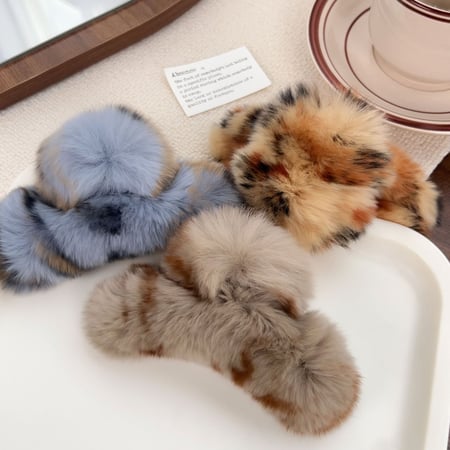 1 pince à cheveux luxueuse en fausse fourrure à imprimé léopard pour femme 2