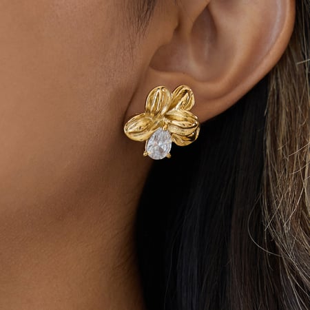 1 paio di orecchini a bottone da donna in acciaio inossidabile color oro con zirconi a forma di fiore romantico 2