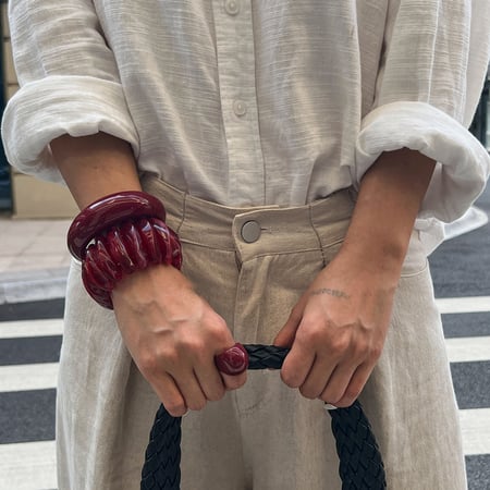 1 brazalete de resina con forma irregular retro 2