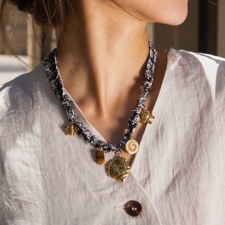 Collana con ciondolo in tessuto color oro in acciaio inossidabile a forma di cuore retrò da 1 pezzo 2