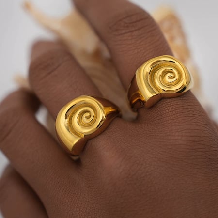 1 stuk Simple Series Retro Thread roestvrij staal goudkleurige statement ringen 2