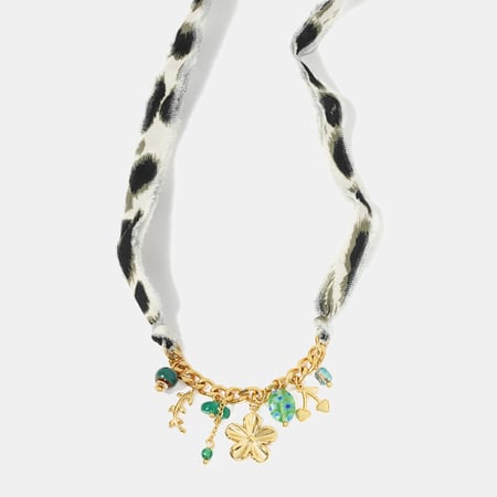 Collana con ciondolo in acciaio inossidabile color oro a forma di fiore di ciliegio 2