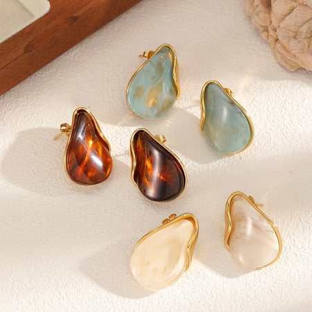 1 paio di orecchini a bottone da donna in acciaio inossidabile color oro e acrilico a forma di goccia irregolare 2
