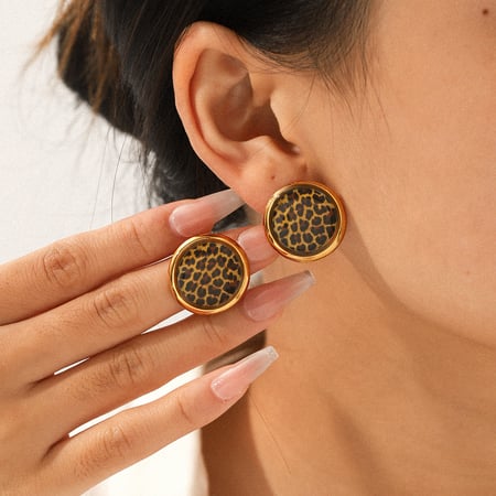 Orecchini a bottone in acciaio inossidabile color oro con motivo leopardato