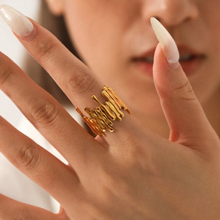 Bague simple en acier inoxydable de forme irrégulière pour femme, idéale pour un usage quotidien 2