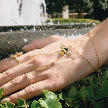 Romantische natuurlijke bijenringen van roestvrij staal in goudkleur voor dames 2