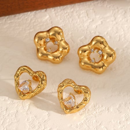 1 paio di orecchini a bottone con zirconi color oro in acciaio inossidabile a forma di cuore 2