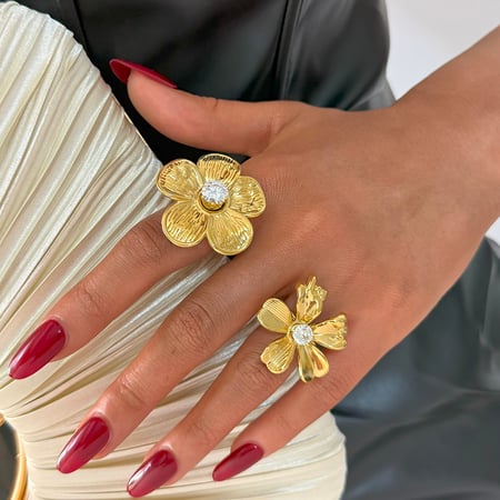 1 pezzo di anello da donna con fiore in acciaio inossidabile color oro e zirconi 2
