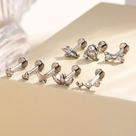 1 stuk hartvormige vlinder titaniumlegering goudkleurige zirkoon piercing oorbellen voor dames