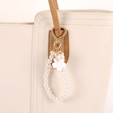 1 Piece Sweet Flower Beaded Phone Chain