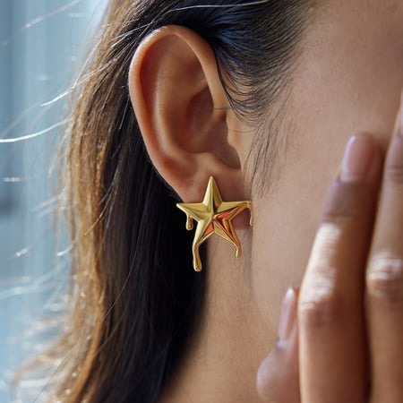 1 paire de boucles d&#39;oreilles à tige en acier inoxydable doré pour femme, motif étoile design