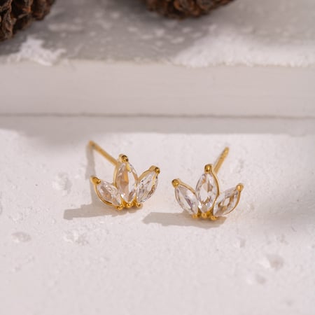 1 paio di orecchini a bottone in acciaio inossidabile a forma di fiore con zirconi color oro