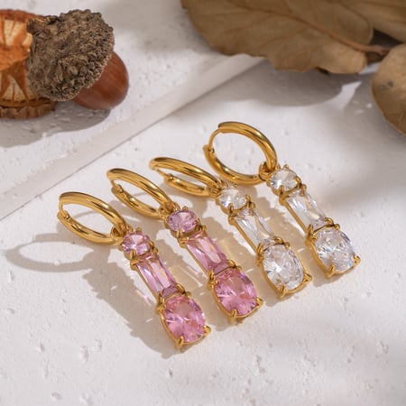 1 paio di orecchini pendenti in acciaio inossidabile color oro con zirconi rosa