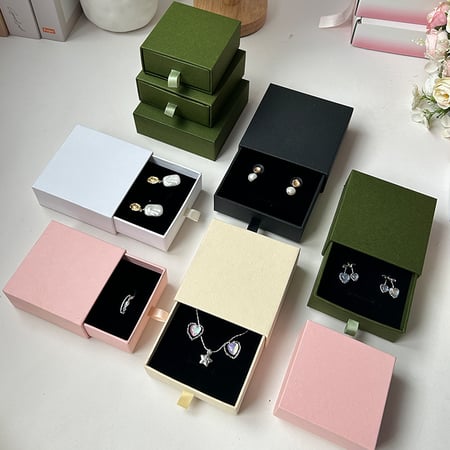 Caja de joyería de papel de color sólido con logotipos personalizados disponibles 2