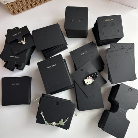 Cartes d'emballage de bijoux avec logo personnalisé disponible 2